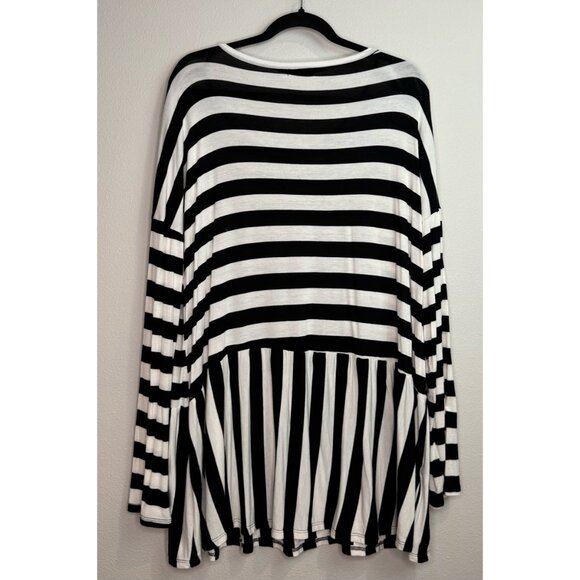 NWOT Chic Soul Women’s Plus Size 2X‎ Top Blouse Black & White Stripes - Picture 2 of 3